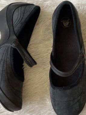 CROCS Black Slip-On Heel-Back Comfort Clogs